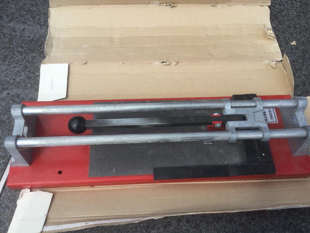 tegelsnijder tomecanic, Enlèvement