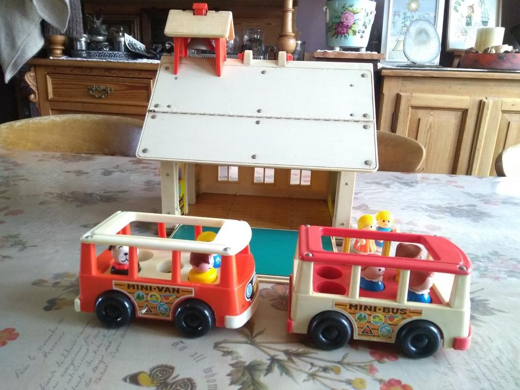 Vintage Fisher Price schooltje , mini-van en mini-bus, Enlèvement ou Envoi, Utilisé