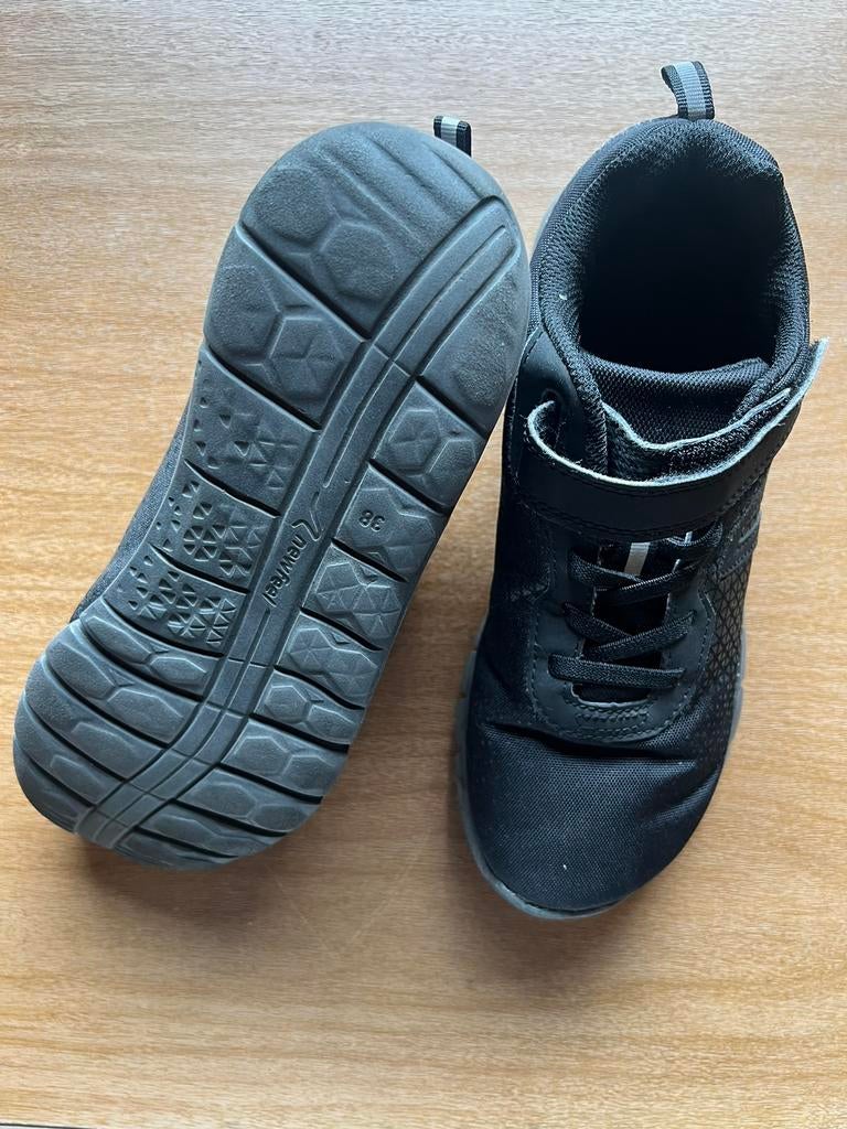 Sportschoenen (maat 38), Ophalen of Verzenden, Gebruikt, Sportschoenen