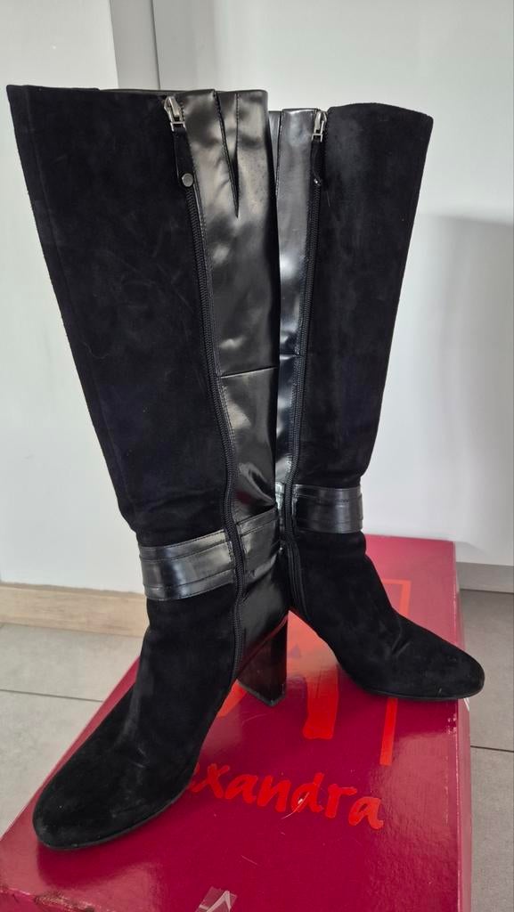 Bottes à talons hauts en cuir noir, pointure 40, Comme neuf, Enlèvement, Bottes hautes, ALEXANDRA