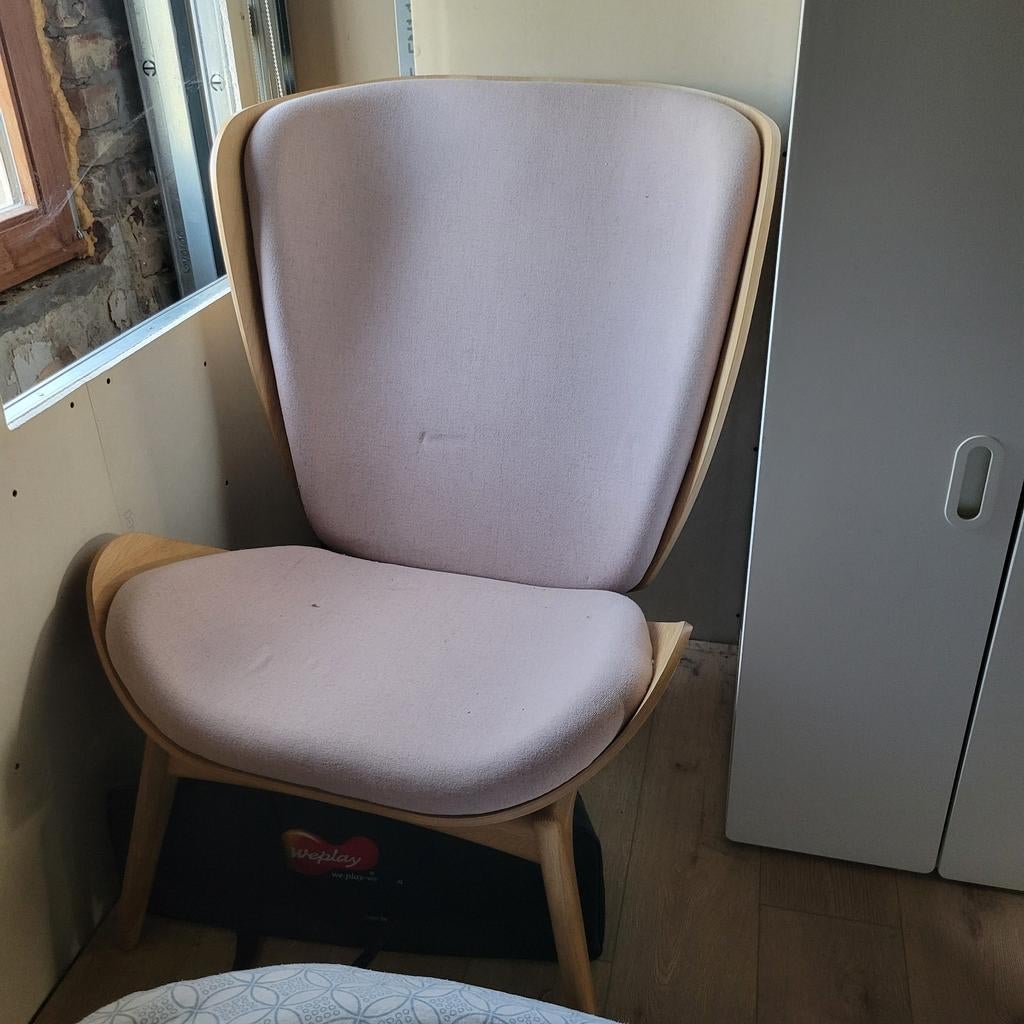 Umage the reader houten fauteuil, kleur stof oud roze, Huis en Inrichting, Stoelen, Ophalen, Gebruikt, Overige kleuren, Scandinavisch