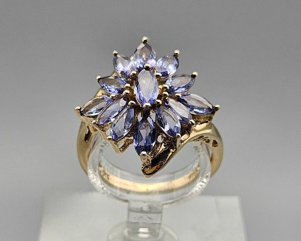 Gouden Vintage ring met edelstenen tanzaniet. 2025/71., Handtassen en Accessoires, Ringen, Paars, Ophalen of Verzenden, Met edelsteen