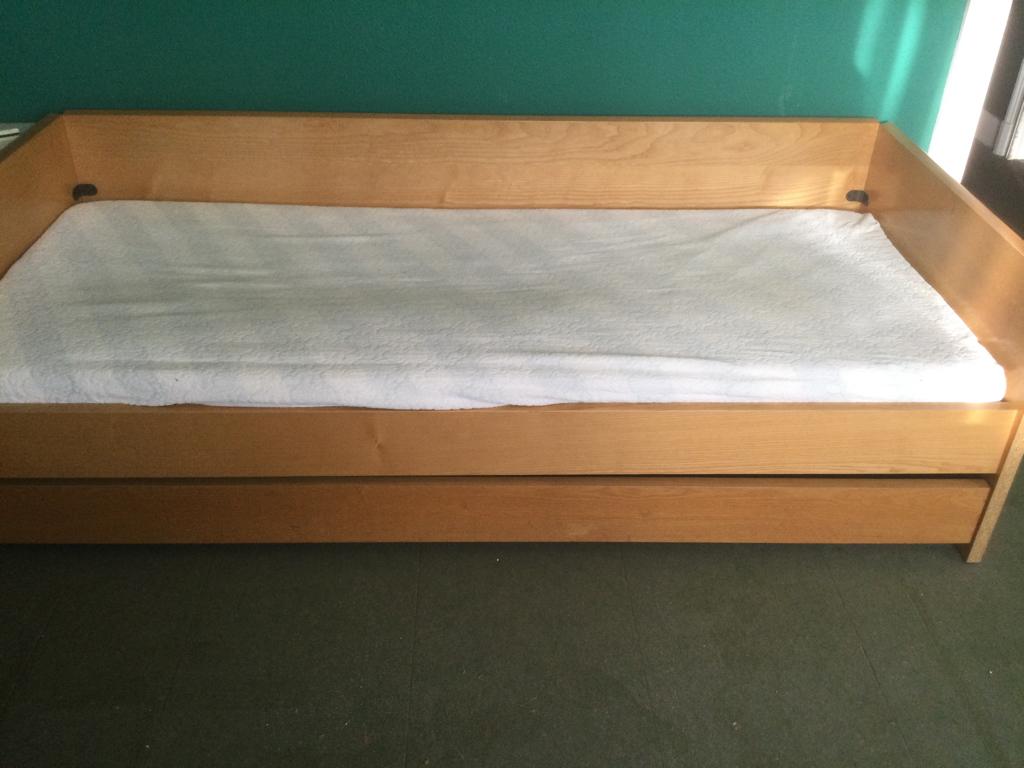 Beau lit gigogne 2 x 90 x 190 cm, Maison & Meubles, 90 cm, Comme neuf, Brun, Enlèvement