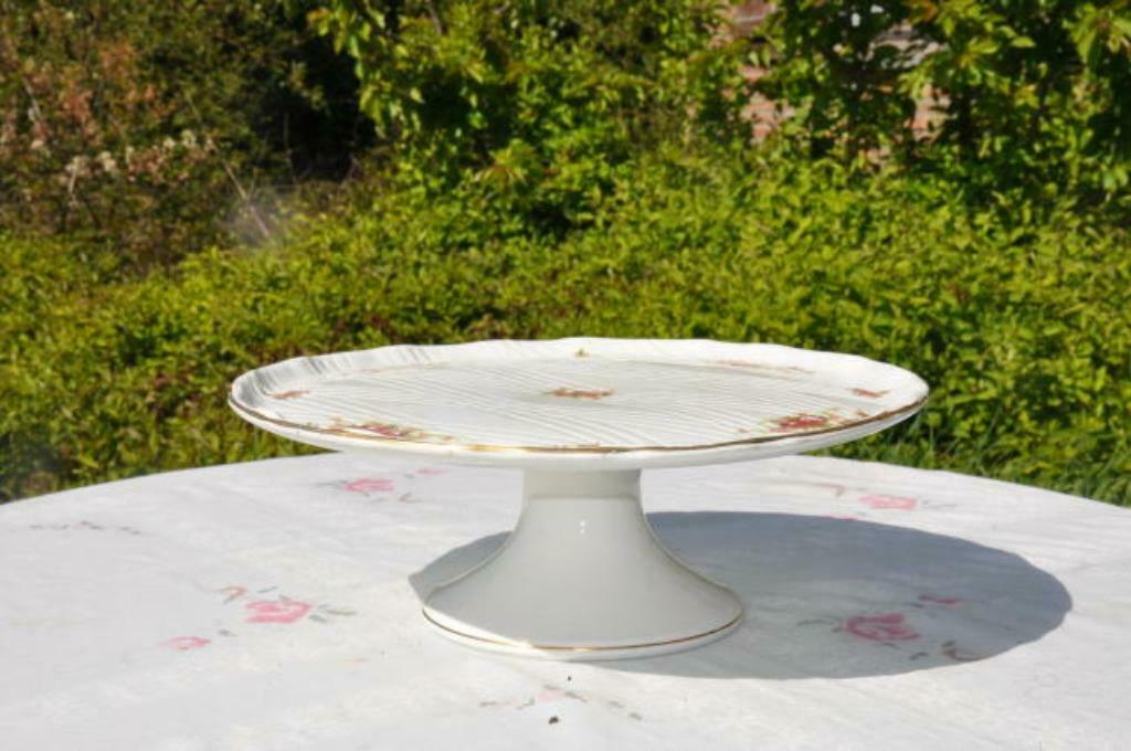 §  plat a tarte sur pied bouquet de roses, Enlèvement ou Envoi