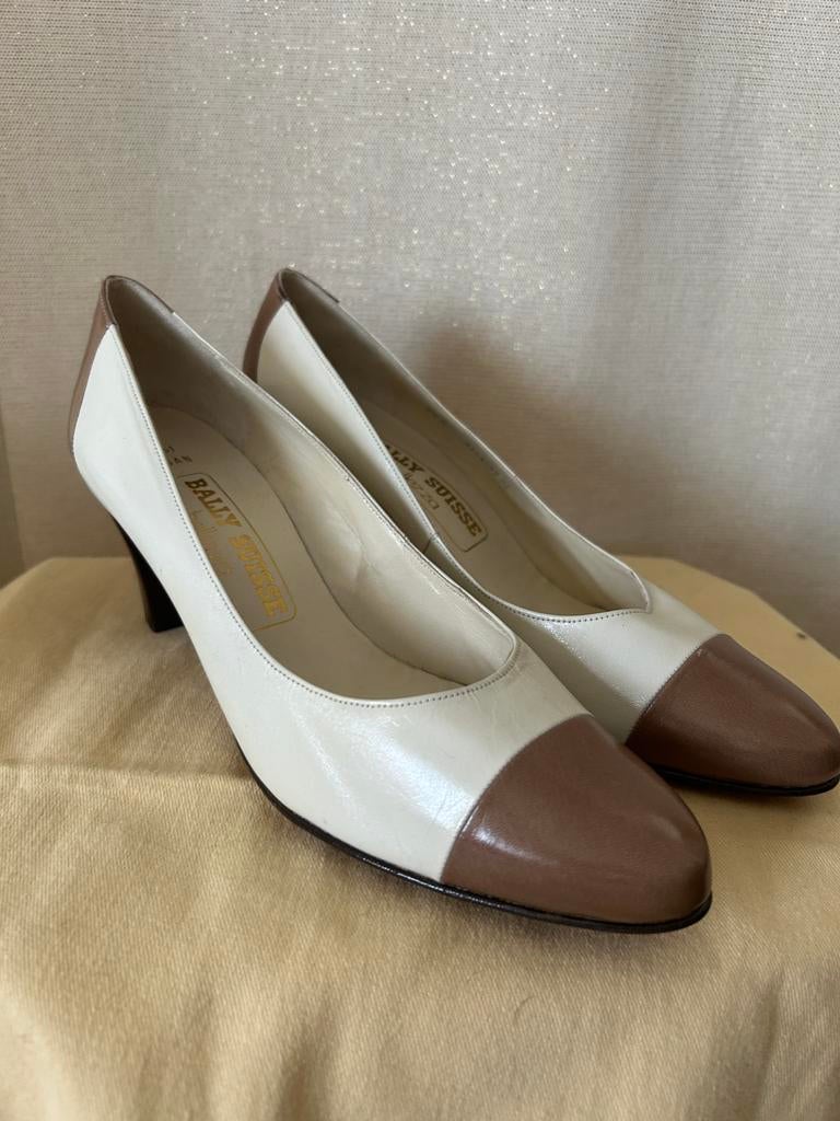 Bally escarpins cuir bi-couleurs 3,5uk ou 36,5 Abidjan, Enlèvement ou Envoi, Comme neuf, Escarpins