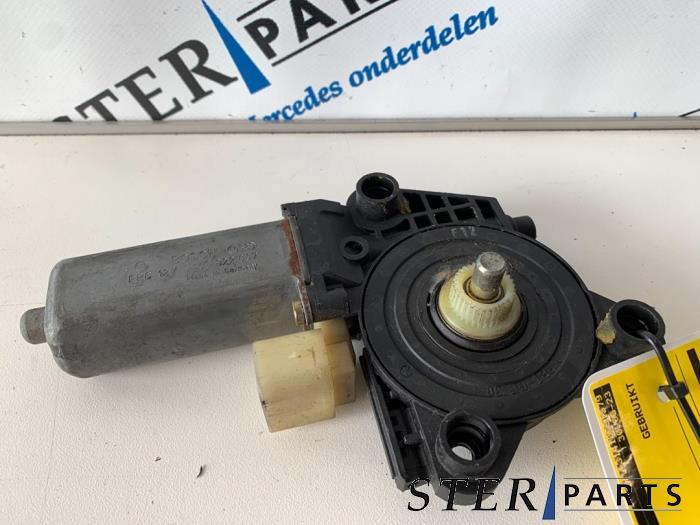 Raammotor Portier van een Mercedes C-Klasse, Auto-onderdelen, Carrosserie, Mercedes-Benz, Gebruikt, 3 maanden garantie, Ophalen of Verzenden
