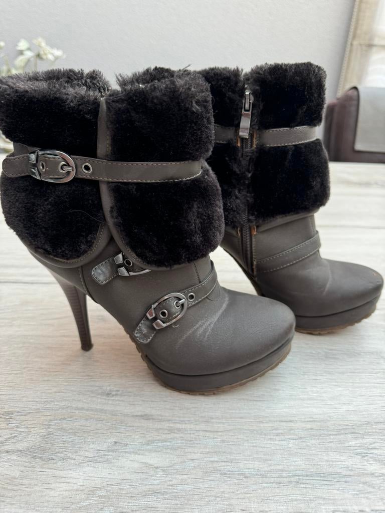 Plateau botjes met pels, Kleding | Dames, Ophalen, Zo goed als nieuw, Bruin