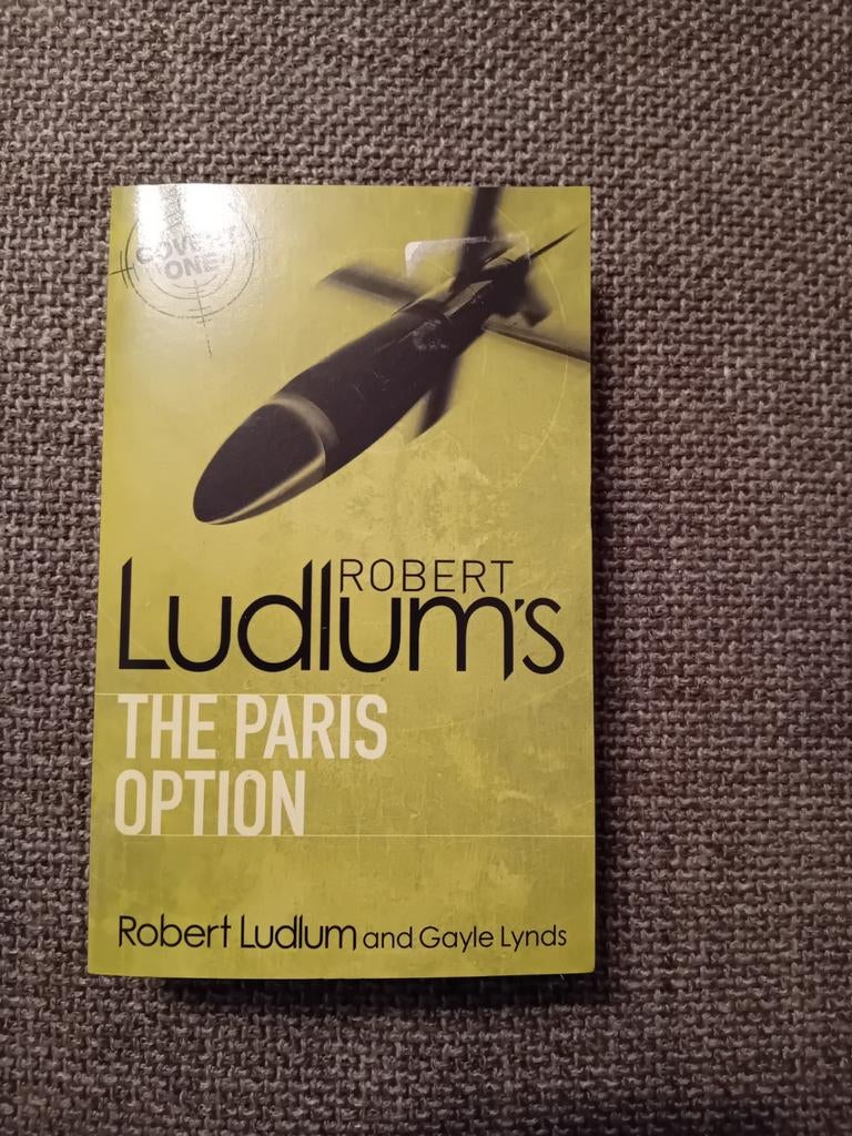 Robert Ludlum - The Paris option, Ophalen of Verzenden, Zo goed als nieuw, ROBERT LUDLUM