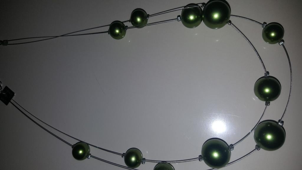 Collier de perles vertes, Enlèvement ou Envoi, Comme neuf
