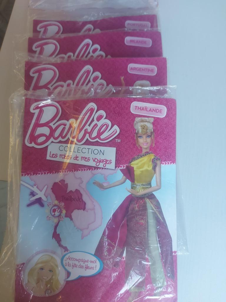 4 barbypoppen klederdracht met collector's items, Hobby en Vrije tijd, Ophalen of Verzenden, Nieuw, Overige typen