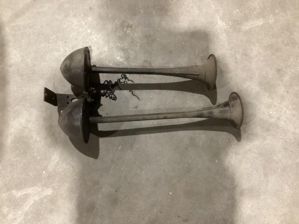 Oldtimer claxon, Ophalen