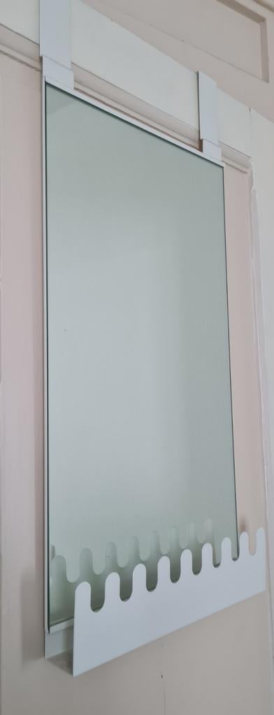 Spiegeltje op de deur., Ophalen