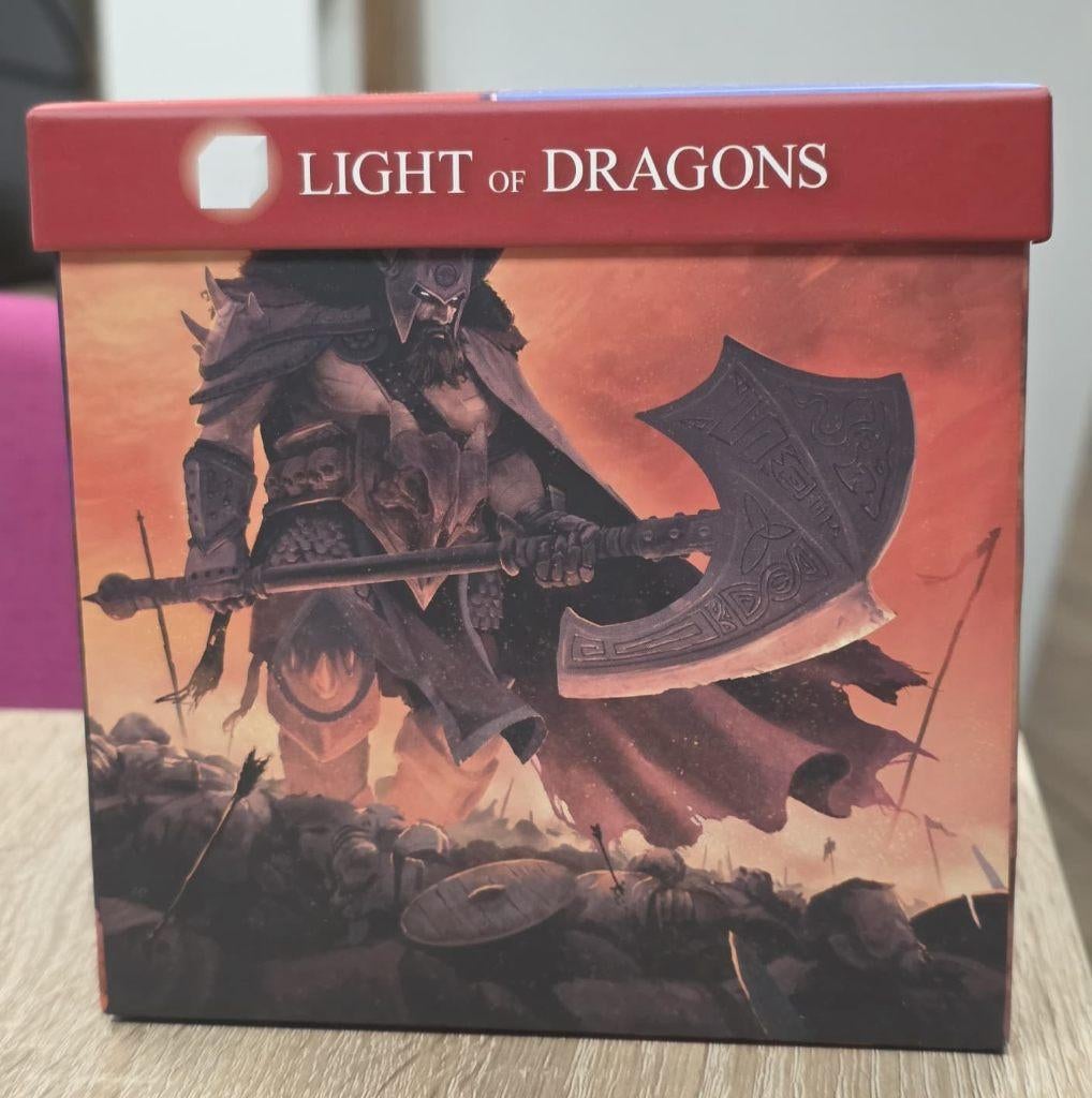 DiceWar: Light of Dragons - Dobbelspel, Een of twee spelers, Ophalen, Gebruikt