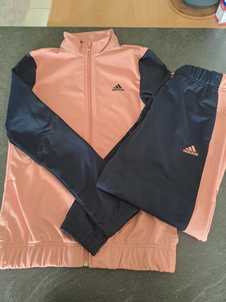Adidas trainingspakken meisjes maat 164 en 170, Ophalen, Zo goed als nieuw, Maat 164