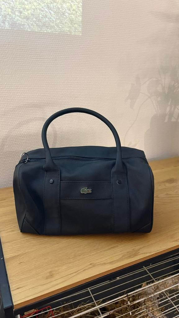 Lacoste duffelbag / handtas, Ophalen of Verzenden, Zo goed als nieuw, Zwart, Handtas