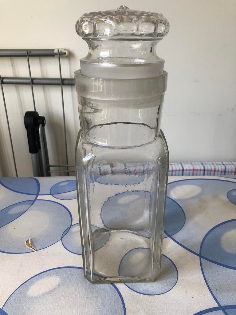 Oude snoeppot, Enlèvement