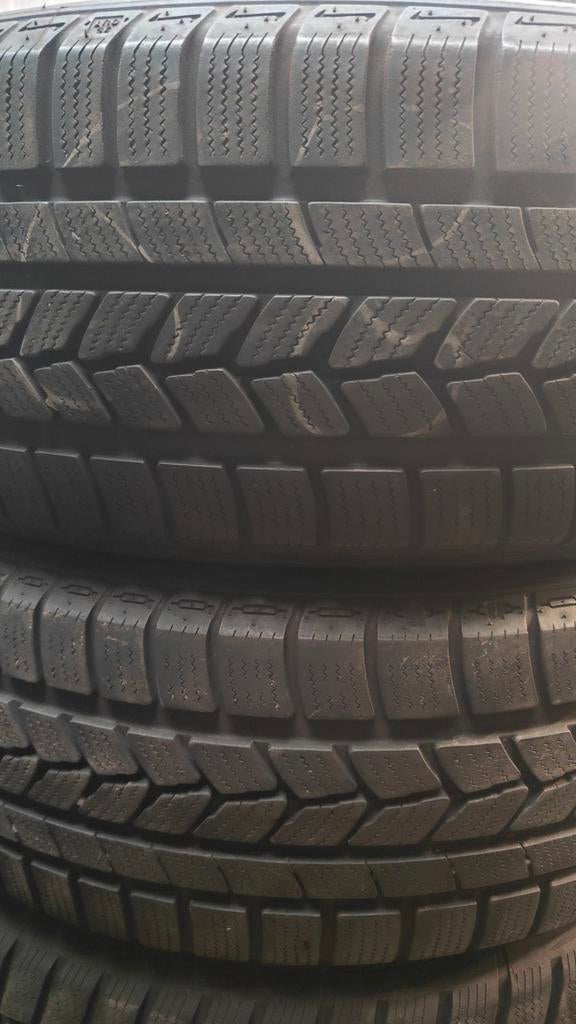 215/60r17 nexen 45€ per stuk met montage en balanceren, Ophalen