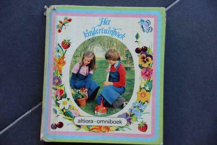 Het kindertuinboek., Ophalen of Verzenden, Gelezen, Non-fictie