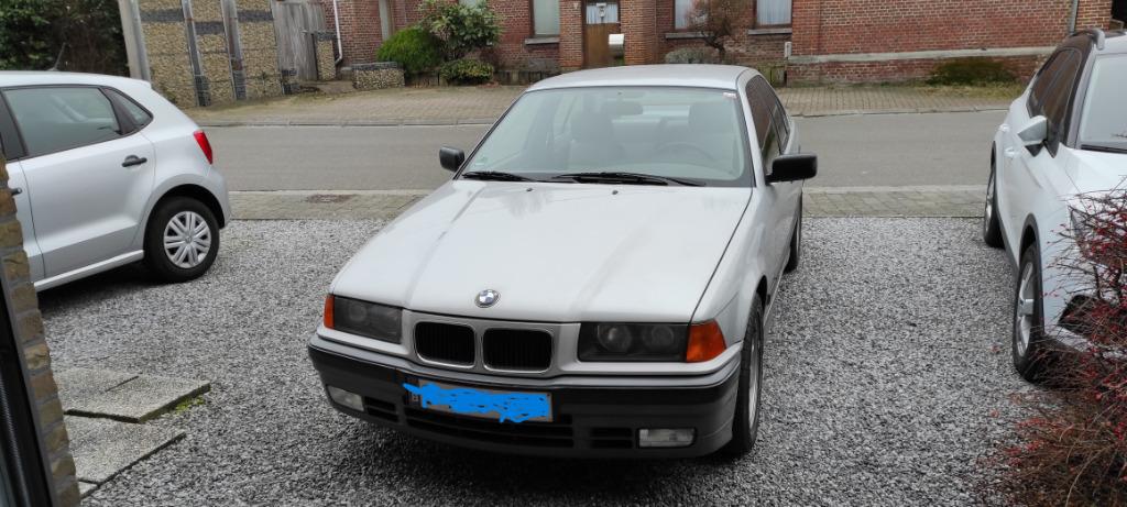BMW E36 320 i automatique de 1991, Cuir, Argent ou Gris, Achat, 4 portes