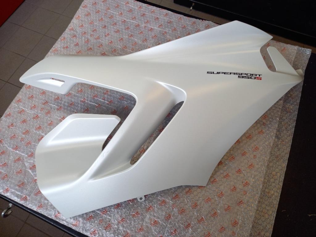DUCATI SUPERSPORT 939 WIT KUIP RECHTS BOVEN, Ophalen of Verzenden