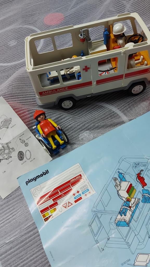 Ambulance playmobil vintage, Enlèvement