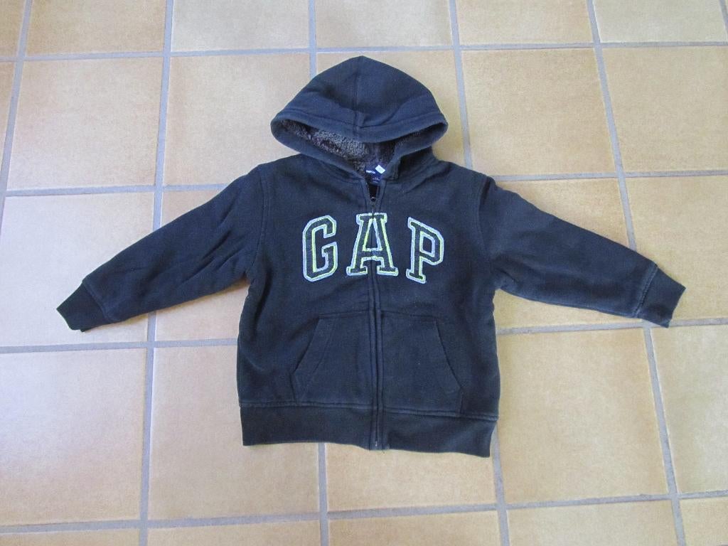 GAP kids zwart vest met pels maat 4/5 jaar, Kinderen en Baby's, Gebruikt, Trui of Vest, Ophalen of Verzenden, JBC.
