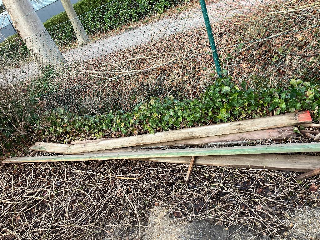 Planken en piketten, Doe-het-zelf en Bouw, Ophalen, Gebruikt, Minder dan 25 mm, Plank