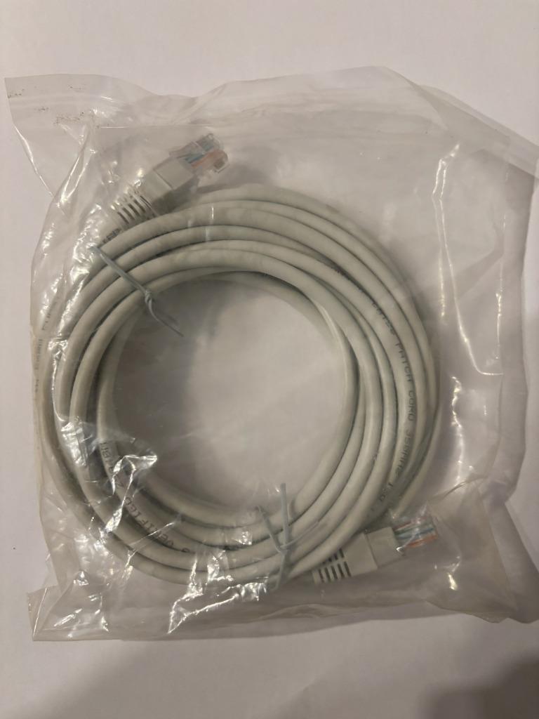 Gloednieuwe RJ45 2m 1Gb ethernetkabels prijs per 1/5/10st, Ophalen of Verzenden