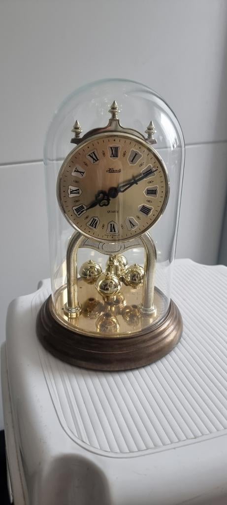 Hermele pendule stolp klok, Enlèvement