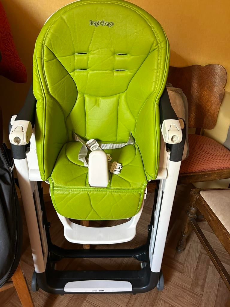 Chaise haute pegperego, Enfants & Bébés, Enlèvement, Comme neuf