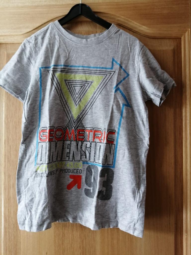 T-shirt maat 134 - 140 in mooie staat !, Ophalen of Verzenden, Zo goed als nieuw, Shirt of Longsleeve, ANDERE