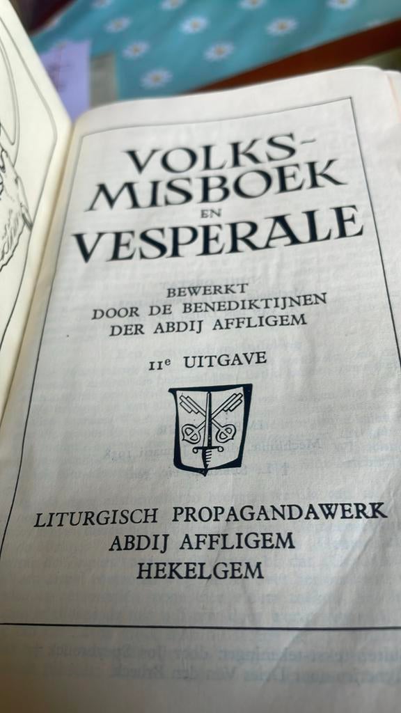 Volksmisboek en Vesperale Abdij Affligem Benediktijnen 1958, Antiek en Kunst, Ophalen of Verzenden