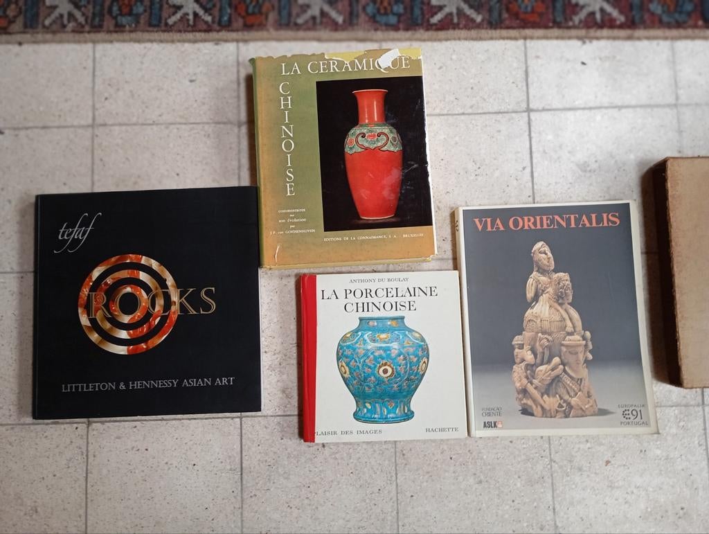 Lot boeken Chinese Jade & Keramiek, Ophalen of Verzenden