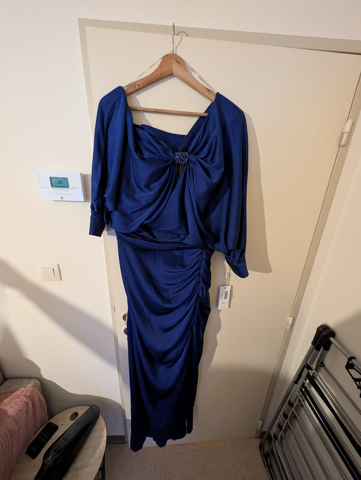 Nieuwe elegante donkerblauwe lange jurk – maat 50, Kleding | Dames, Ophalen, Zo goed als nieuw