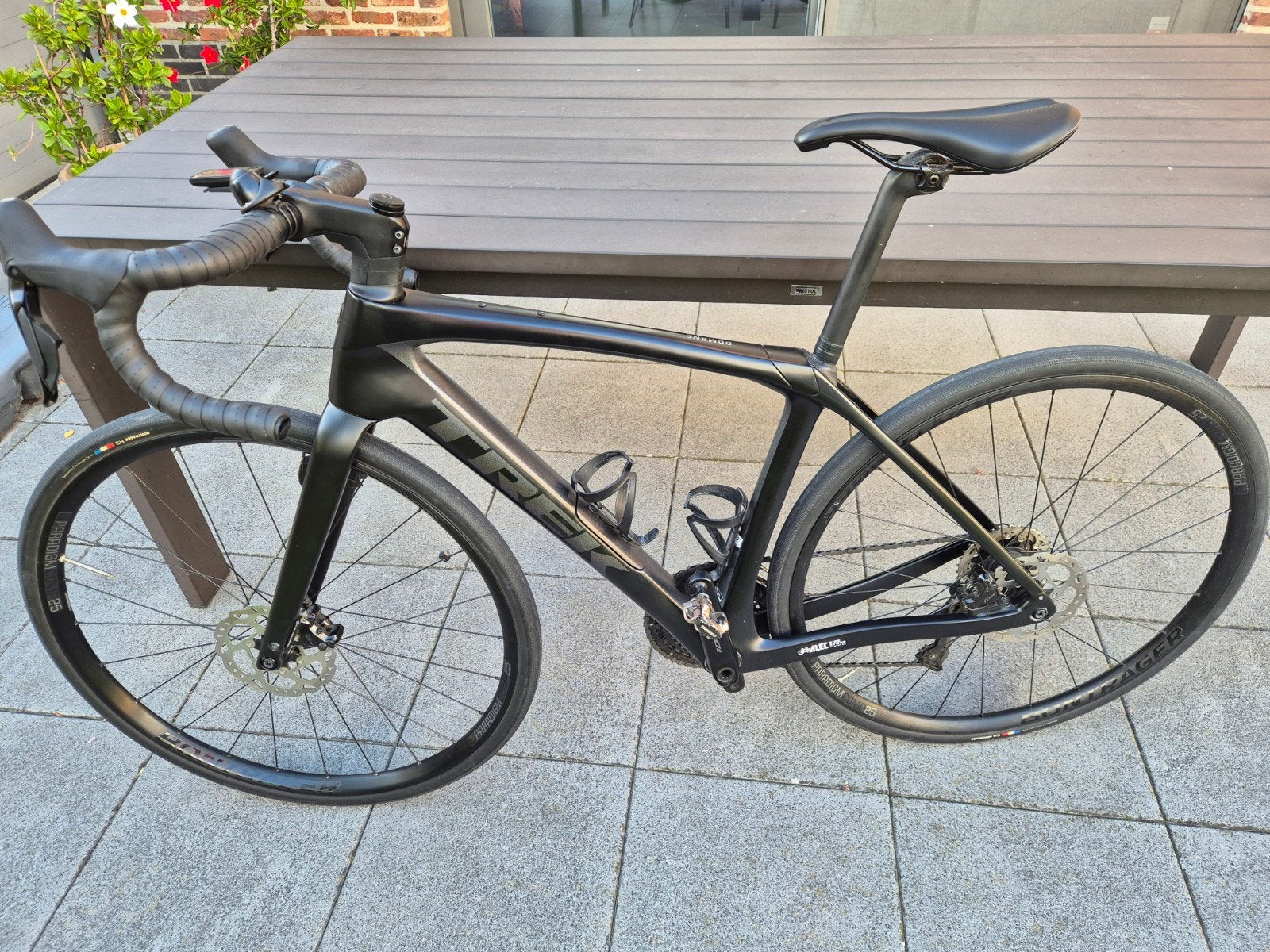 Trek Domane SL6 Di2-2023 maat 52 - carbon, Fietsen en Brommers, Ophalen, Zo goed als nieuw