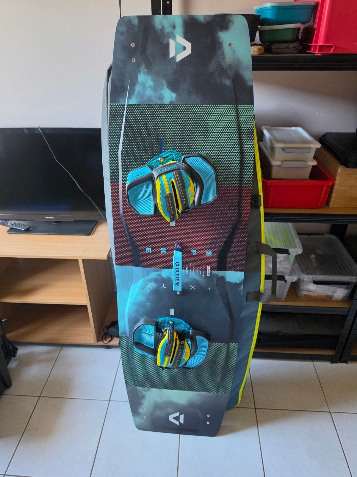 Duotone Jaime Textreme twin tip kiteboard  + kitebar, Watersport en Boten, Ophalen, Kiteboard