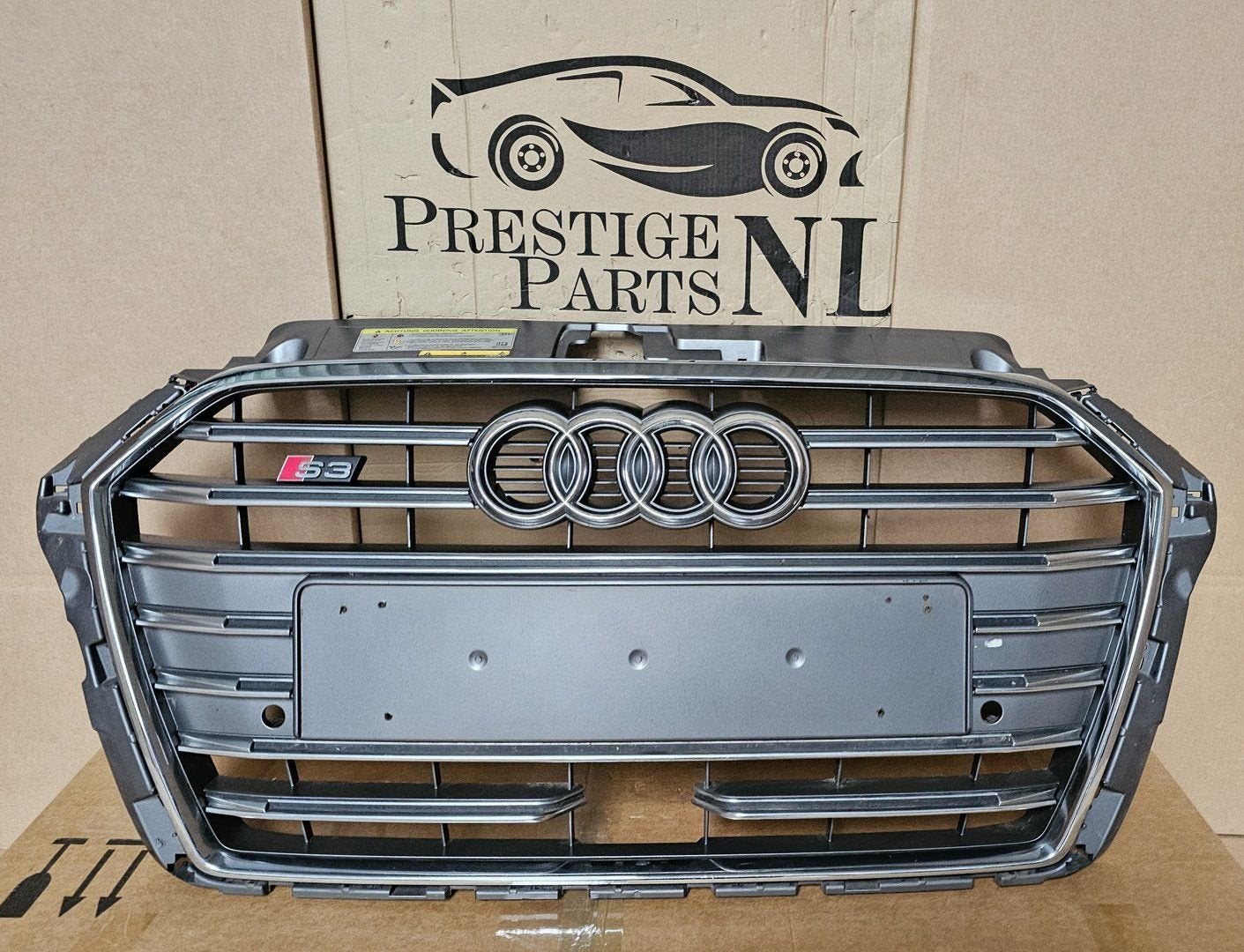 GRILL Audi A3 8V Facelift S3 ACC PDC Origineel 8V3853651AE, Gebruikt, -, Voor, Ophalen of Verzenden