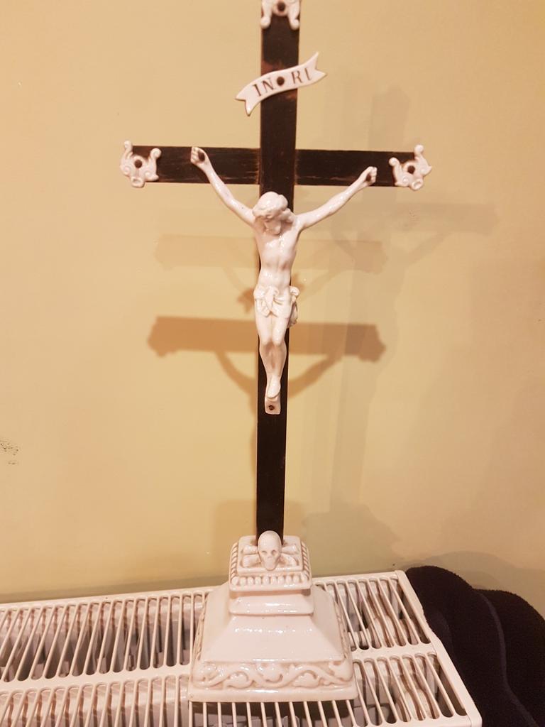 Kruis, Antiek en Kunst, Ophalen