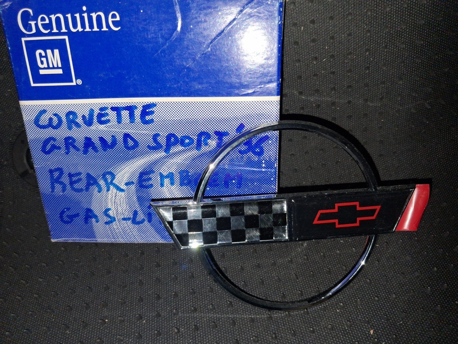 Corvette 91-96 emblème à l'arrière, Autos : Pièces & Accessoires, Enlèvement