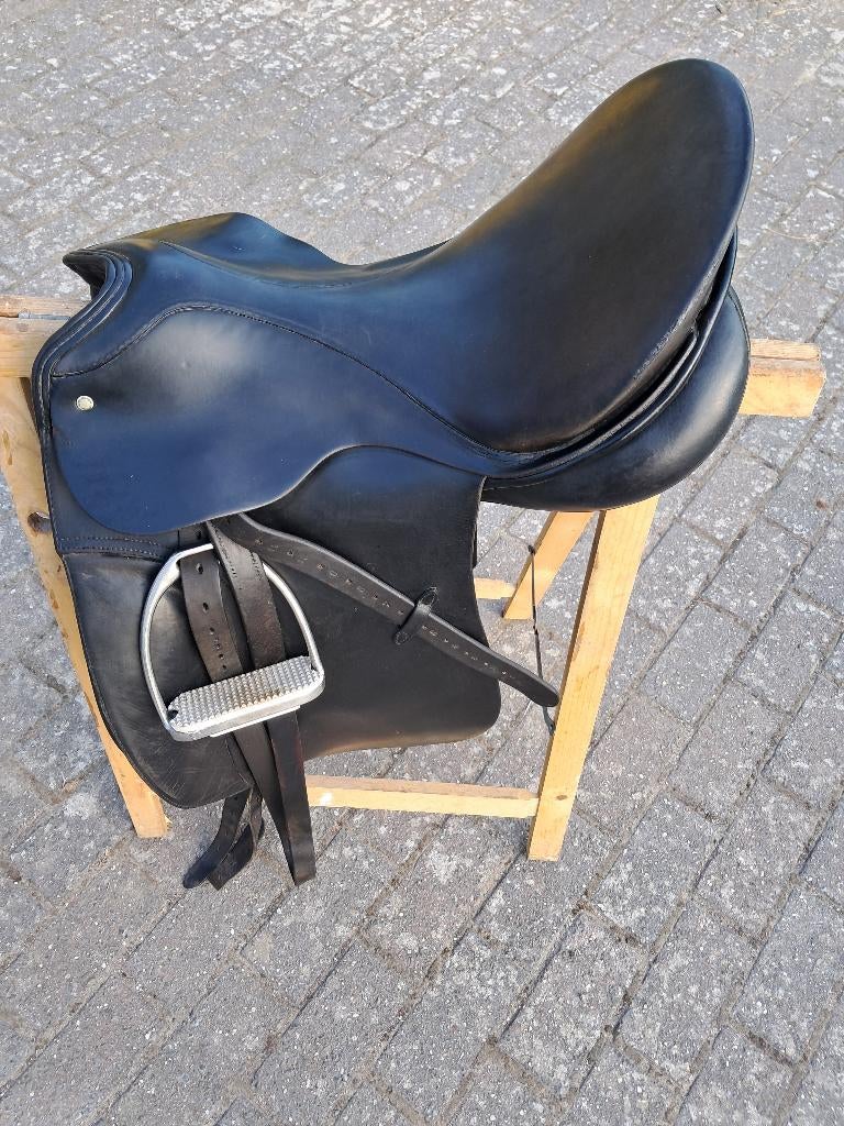 SELLES DE DRESSAGE PASSIER, Animaux & Accessoires, Chevaux & Poneys | Selles, Utilisé, Dressage, Enlèvement