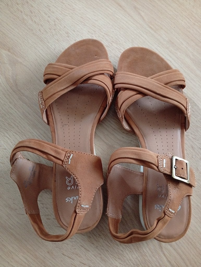 clarks sandalen nieuw 38, Bruin, Zo goed als nieuw, Clarks, Sandalen of Muiltjes