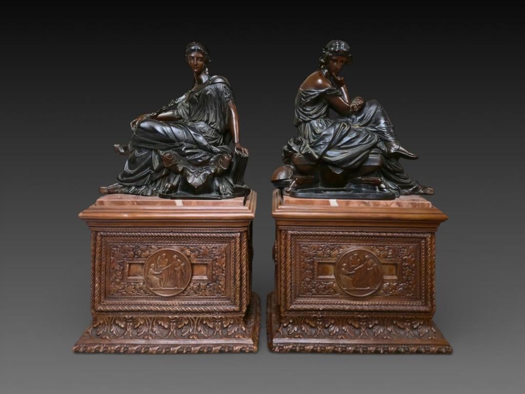 Paire de statues en terre cuite sur socle, 45 x 23 x 15 cm, Enlèvement ou Envoi