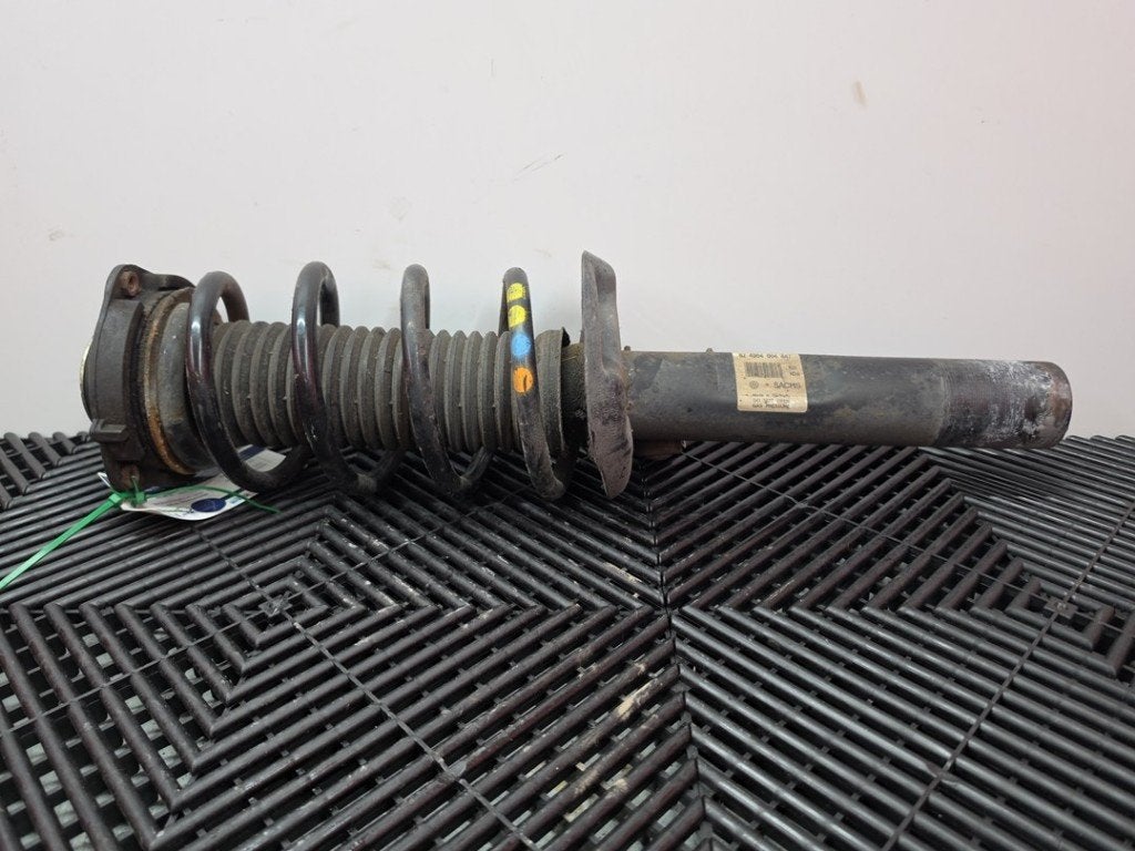 AMORTISSEUR OU ABSORBEUR DE CHOC AVANT GAUCHE (|3C0413031AH|, Volkswagen, Volkswagen AG, Utilisé, Kundenbetreuung@volkswagen.de
