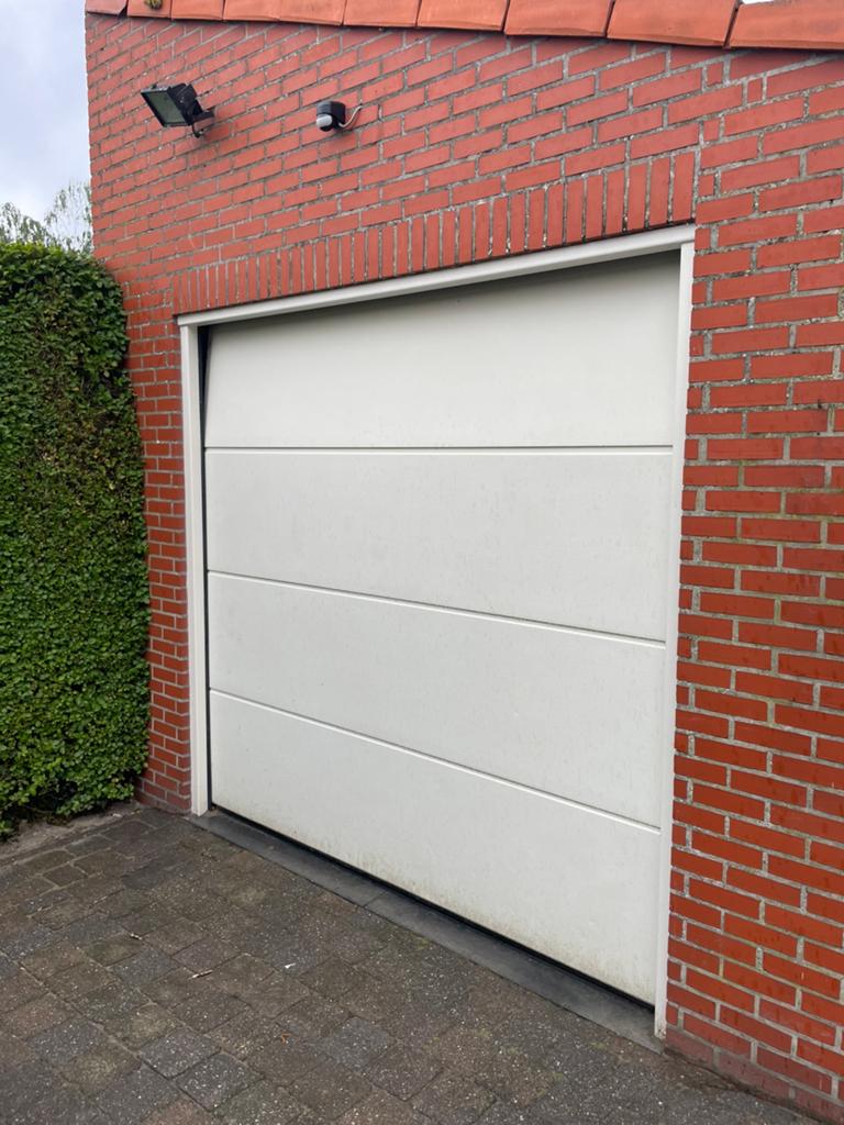 Garagepoort wit met motor, Immo, Garages en Parkeerplaatsen