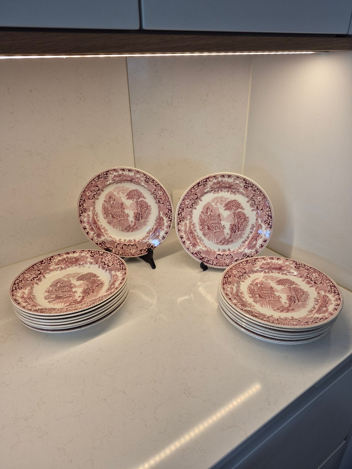 Antieke serviesset 'Castillo' rood – Petrus Regout, Antiek en Kunst, Ophalen