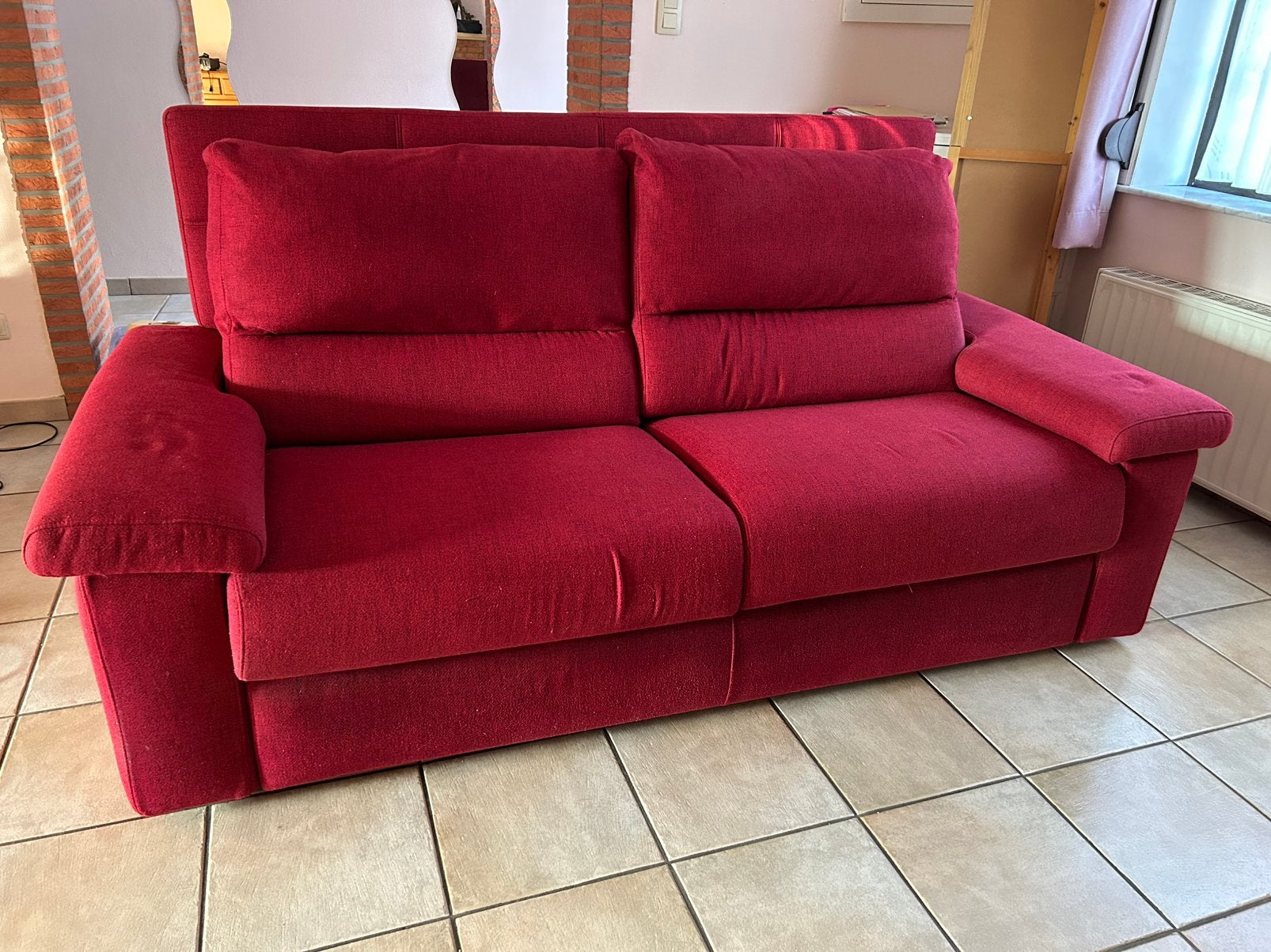 Canapé lit Poltronesofa rouge bordeaux, Ophalen, Driepersoons, 75 tot 100 cm, Zo goed als nieuw