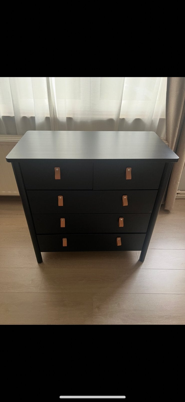 Commode en bois massif marque IKEA avec poignet en cuir, Maison & Meubles, Enlèvement, Comme neuf