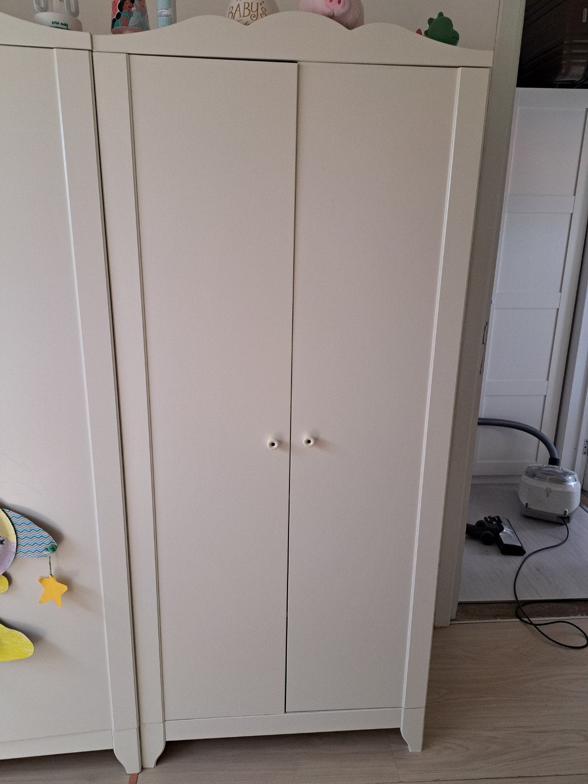 IKEA Hensvik kinderkleerkast, Ophalen, Zo goed als nieuw, Met deur(en)