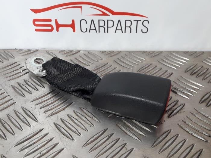 Insertion ceinture de sécurité arrière centre d'un Peugeo, -, 3 mois de garantie, Utilisé, -