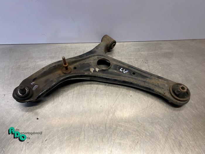 Draagarm links-voor van een Toyota Yaris (Yaris 1 02-), Auto-onderdelen, Gebruikt, -, -, Ophalen of Verzenden